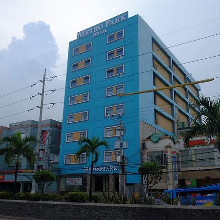 Metro Park Hotel Mandaue Cebu Stadt Exterior foto