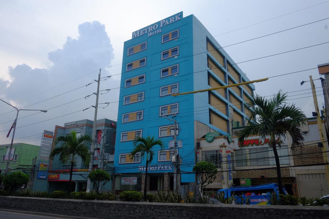 Metro Park Hotel Mandaue Cebu Stadt Exterior foto