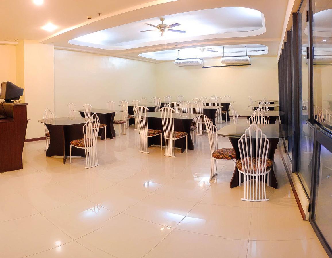 Metro Park Hotel Mandaue Cebu Stadt Exterior foto